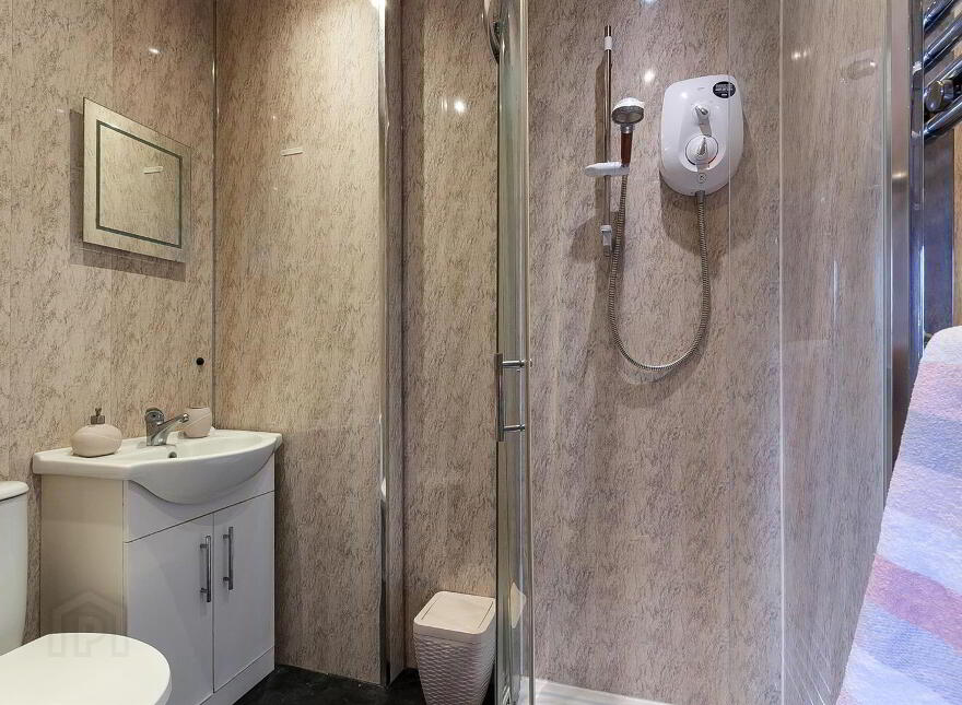 38 Mayfield Square, Blacks Road, Belfast, BT10 0QR