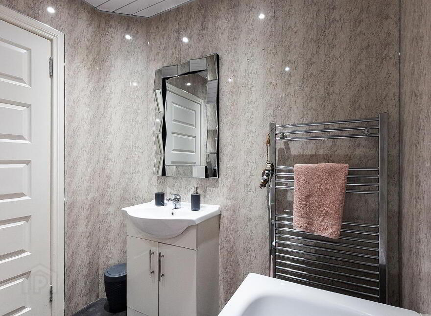 38 Mayfield Square, Blacks Road, Belfast, BT10 0QR