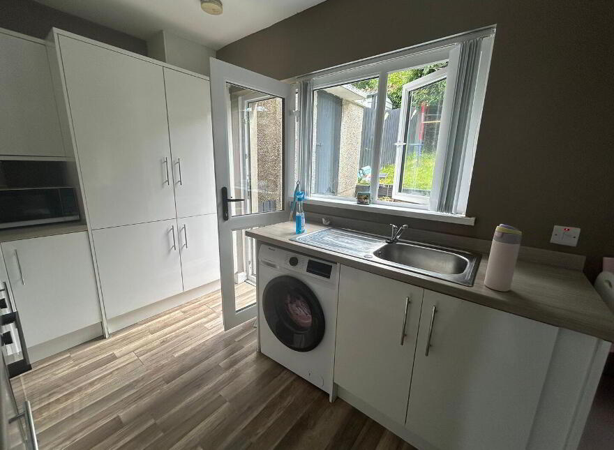 98 Ravenswood Park, Belfast, BT5 7PU