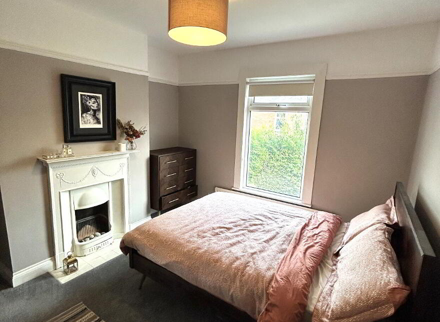 24 Clanroy Parade, Belfast, BT4 3BZ