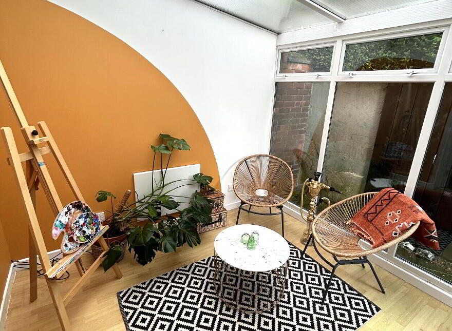 24 Clanroy Parade, Belfast, BT4 3BZ