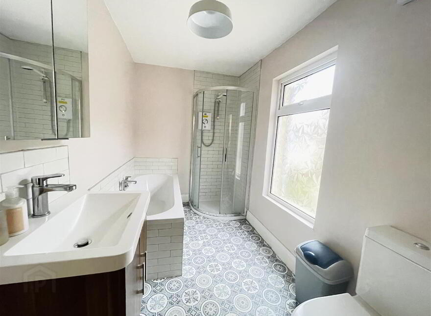 60 Sandhurst Gardens, Belfast, BT9 5AX