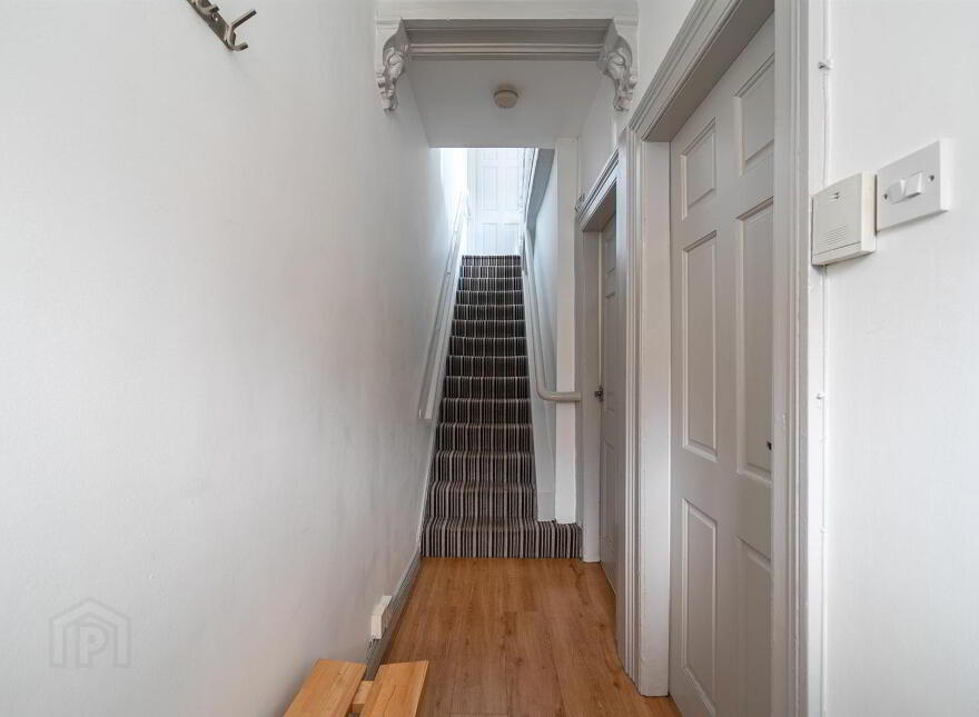 60 Sandhurst Gardens, Belfast, BT9 5AX