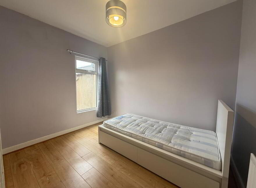 60 Sandhurst Gardens, Belfast, BT9 5AX