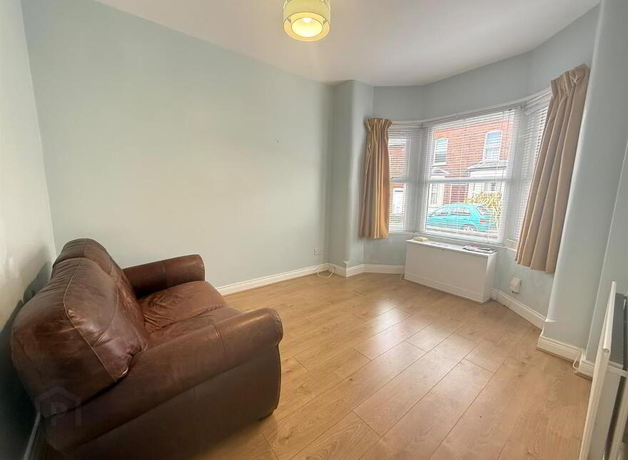 60 Sandhurst Gardens, Belfast, BT9 5AX