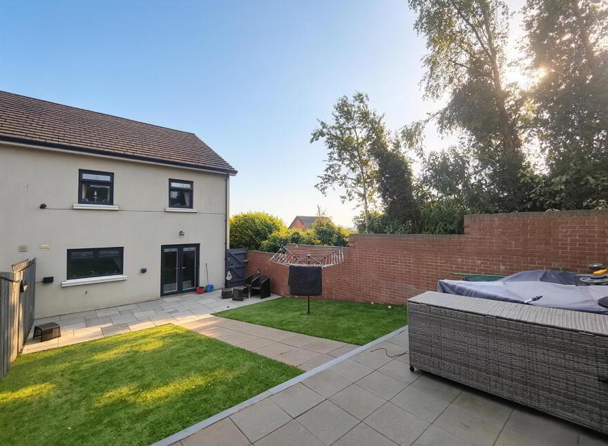 2 Mill Valley Place, Belfast, BT14 8FX