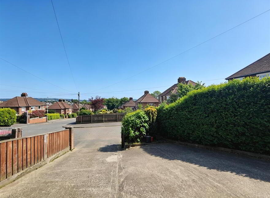 32 Sarajac Crescent, Belfast, BT14 6SD