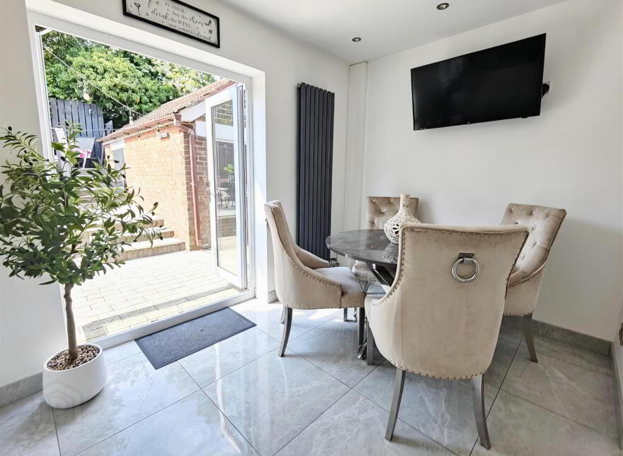 32 Sarajac Crescent, Belfast, BT14 6SD