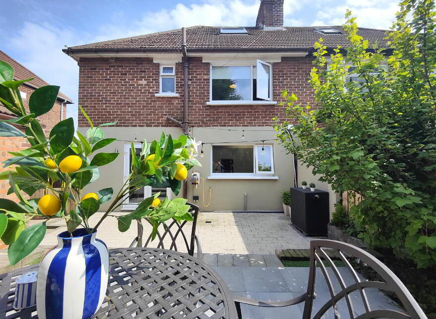 32 Sarajac Crescent, Belfast, BT14 6SD
