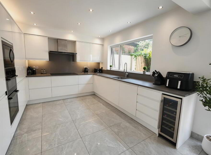 32 Sarajac Crescent, Belfast, BT14 6SD