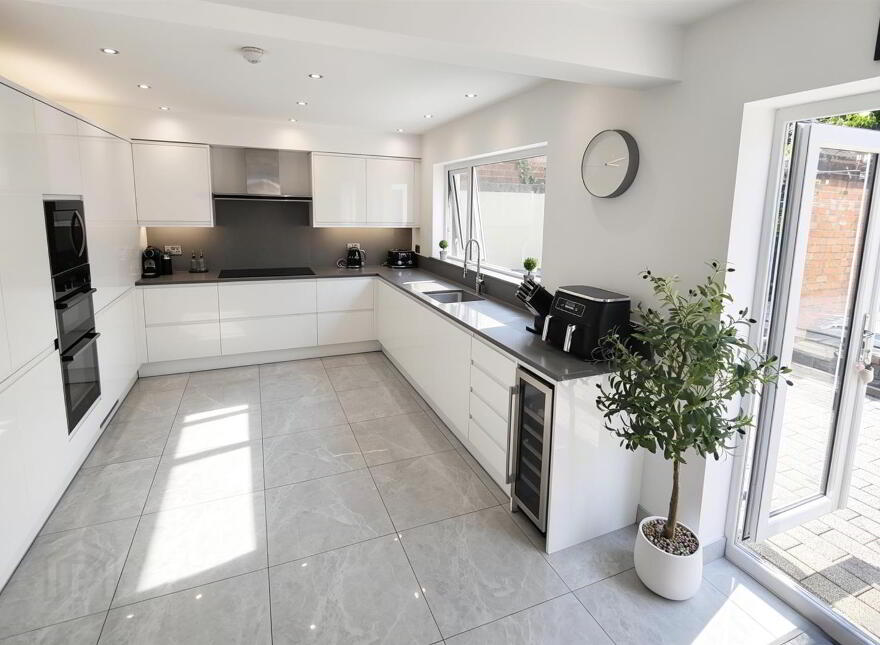 32 Sarajac Crescent, Belfast, BT14 6SD
