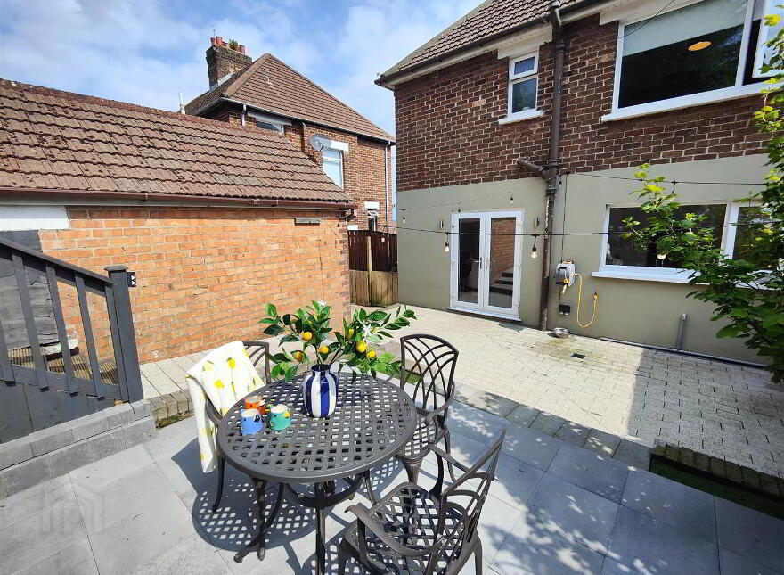 32 Sarajac Crescent, Belfast, BT14 6SD