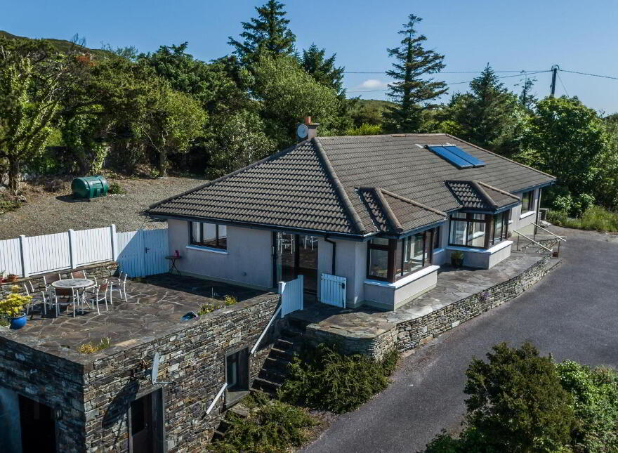 Foxcliff, Colla Hill, Schull, P81TX48
