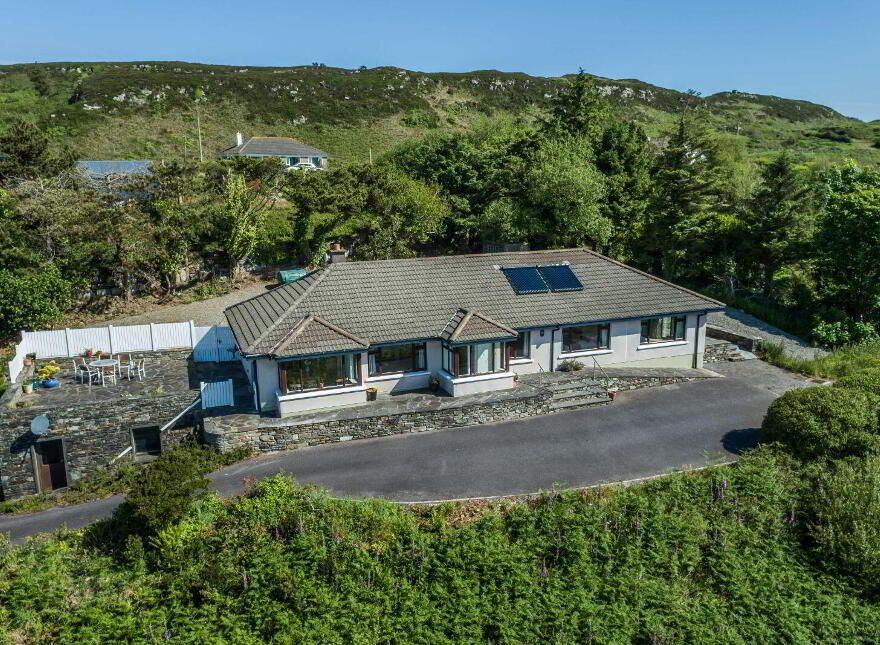 Foxcliff, Colla Hill, Schull, P81TX48