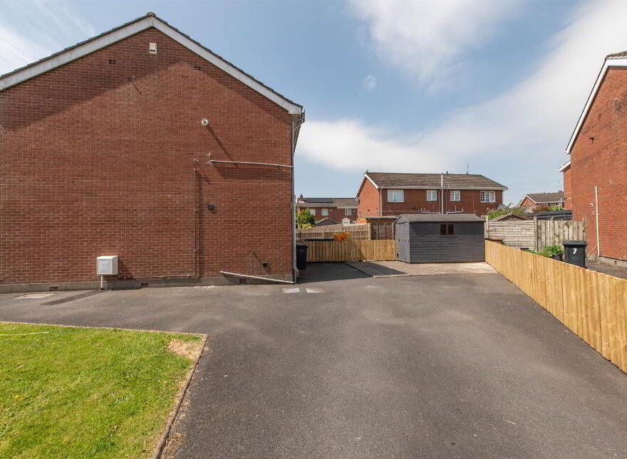 1 Winchester Drive, Carryduff, Belfast, BT8 8QD