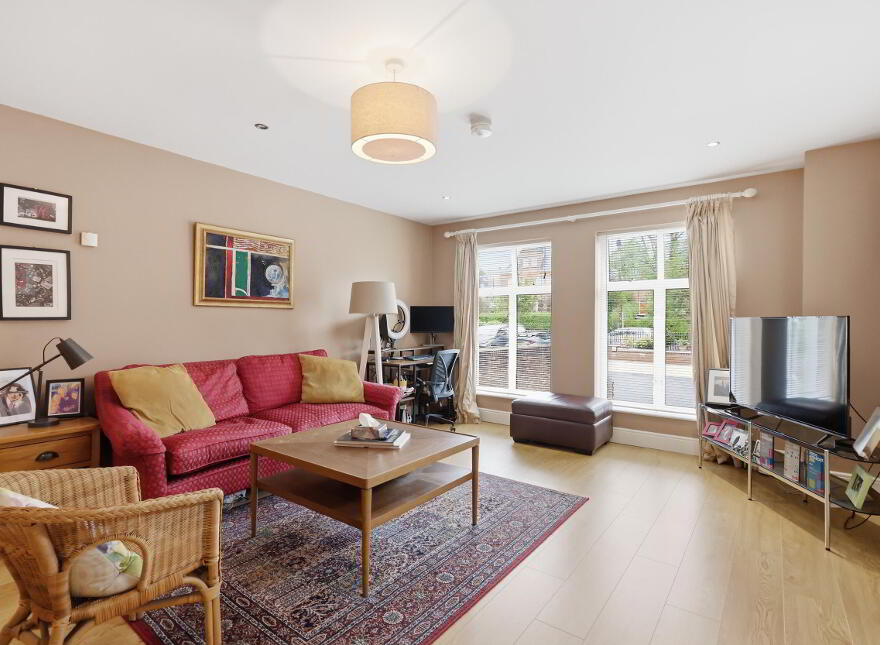 Apt 4, 1 Deramore Park South, Belfast, BT9 5JJ