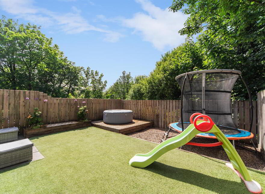 28 Wolfhill Manor, Belfast, BT14 8DE