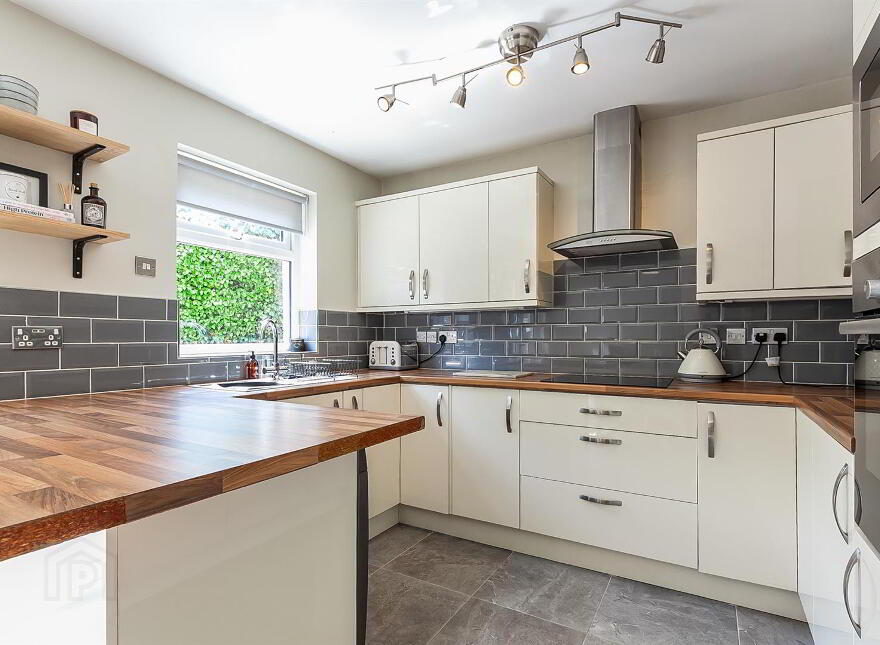 43 Knockview Road, Newtownabbey, BT36 6TT