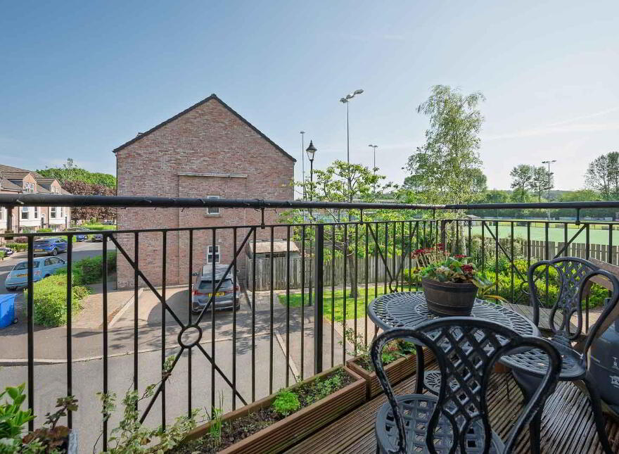18 Strathearn Lane, Belfast, BT4 2BT