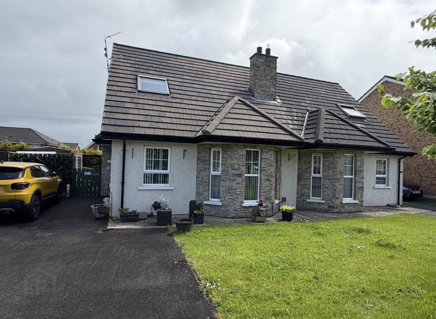 5 Walnut Gardens, Larne, BT40 2WN
