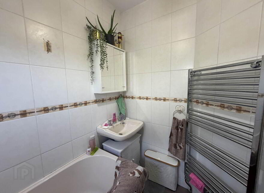 5 Walnut Gardens, Larne, BT40 2WN