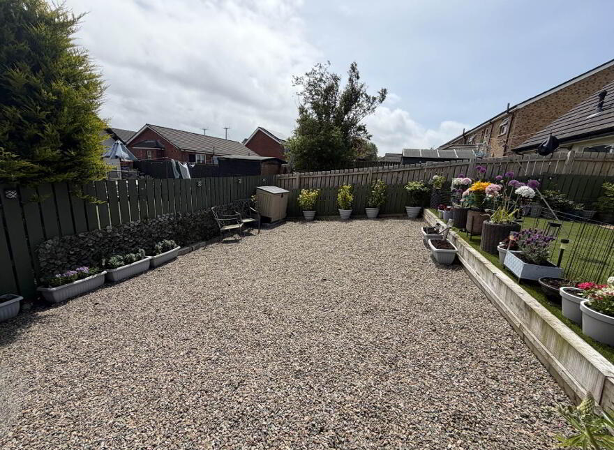 5 Walnut Gardens, Larne, BT40 2WN
