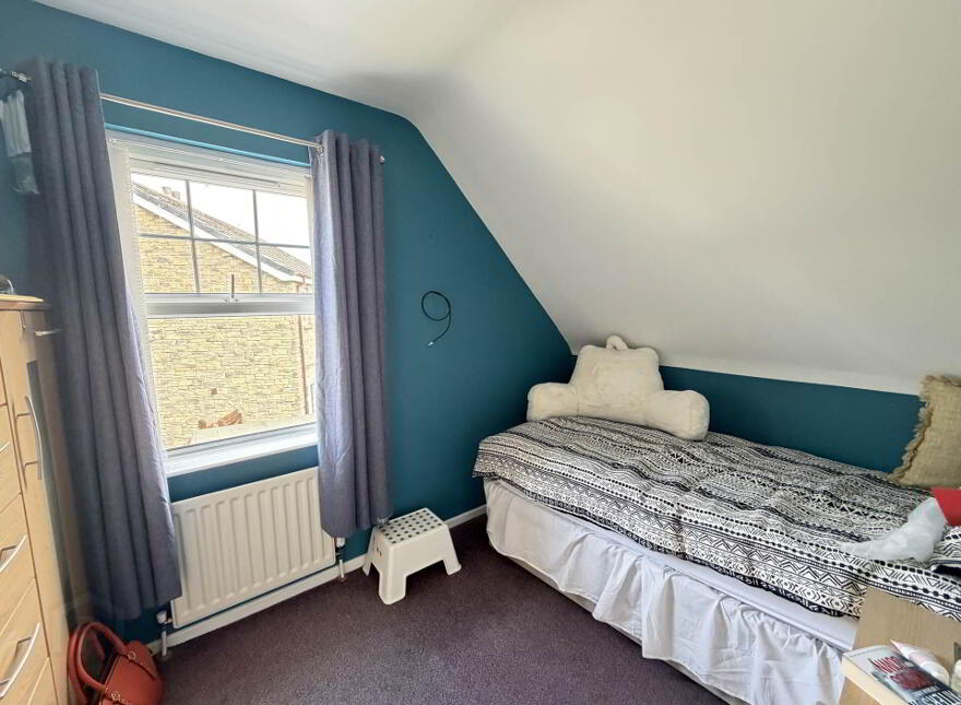 5 Walnut Gardens, Larne, BT40 2WN