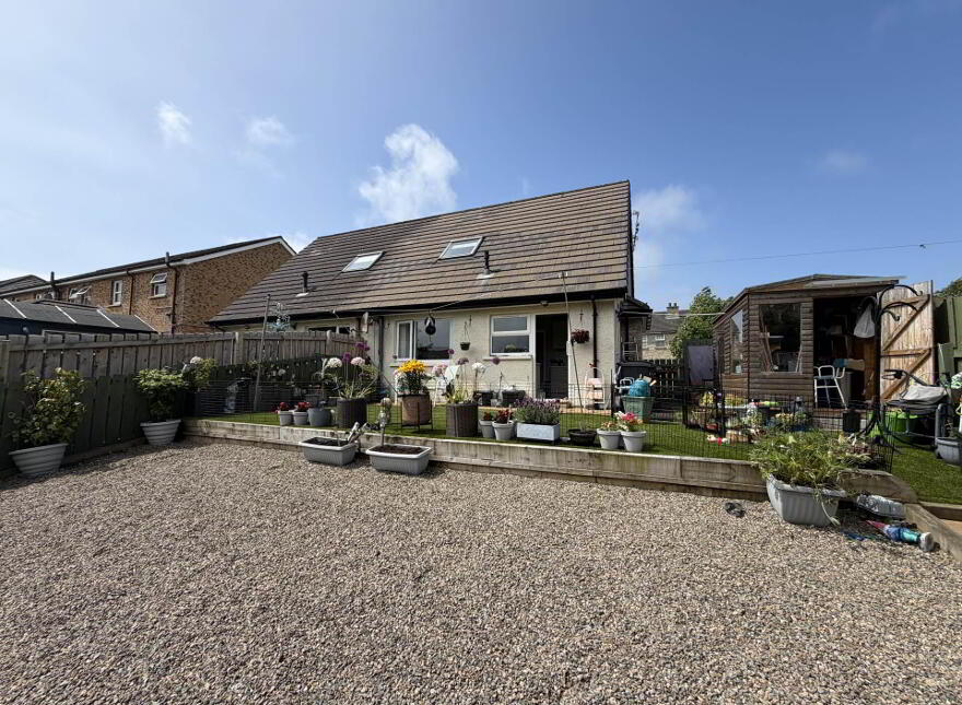 5 Walnut Gardens, Larne, BT40 2WN