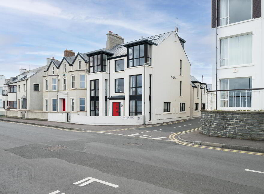 Apt 2, 63 Beach Road, Portballintrae, Bushmills, BT57 8RT