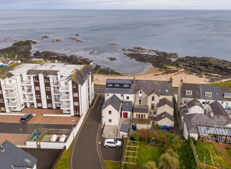 Apt 2, 63 Beach Road, Portballintrae, Bushmills, BT57 8RT