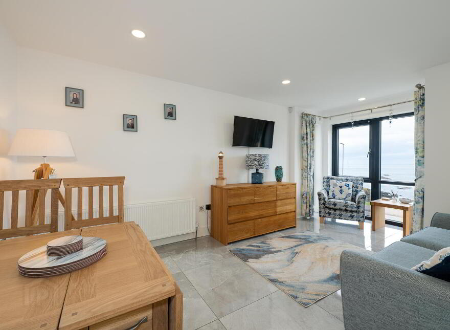 Apt 2, 63 Beach Road, Portballintrae, Bushmills, BT57 8RT