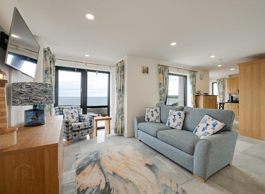 Apt 2, 63 Beach Road, Portballintrae, Bushmills, BT57 8RT