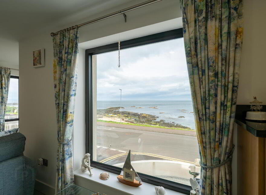 Apt 2, 63 Beach Road, Portballintrae, Bushmills, BT57 8RT