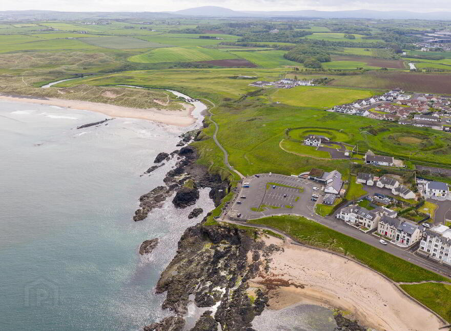 Apt 2, 63 Beach Road, Portballintrae, Bushmills, BT57 8RT