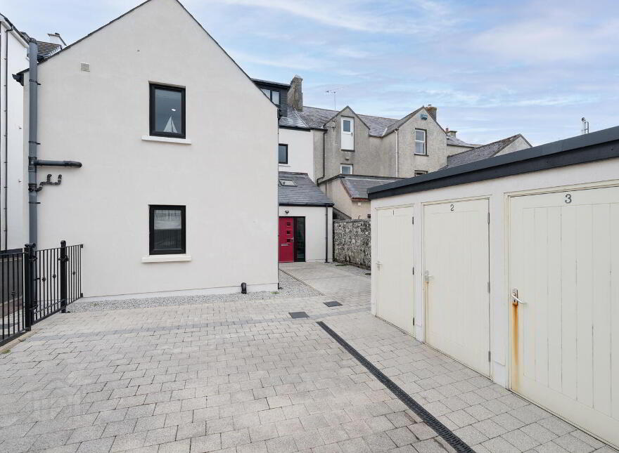 Apt 2, 63 Beach Road, Portballintrae, Bushmills, BT57 8RT