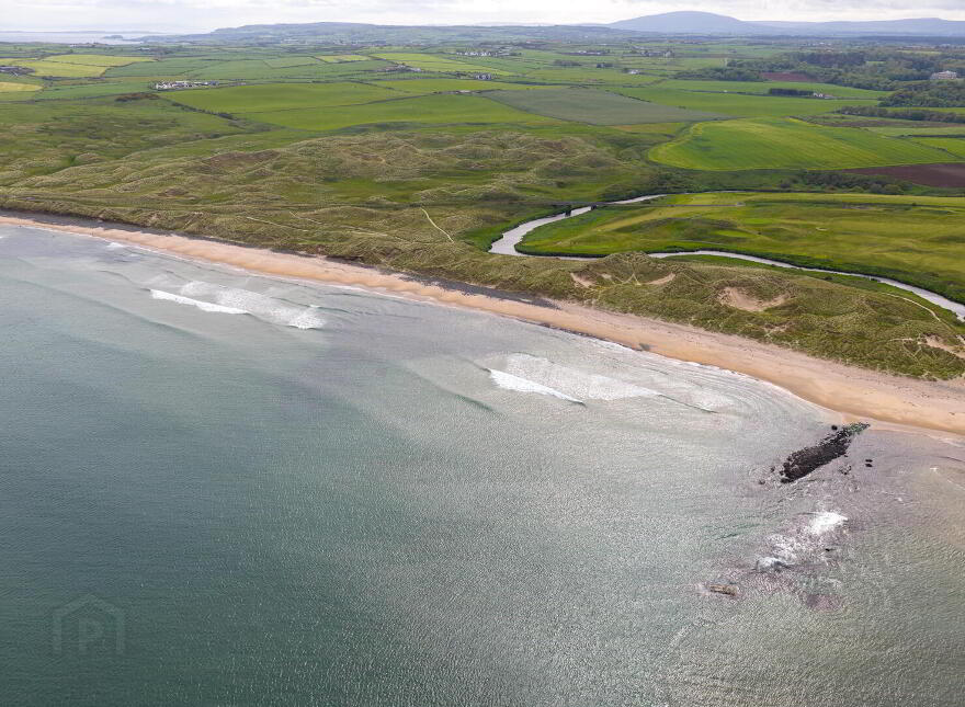 Apt 2, 63 Beach Road, Portballintrae, Bushmills, BT57 8RT