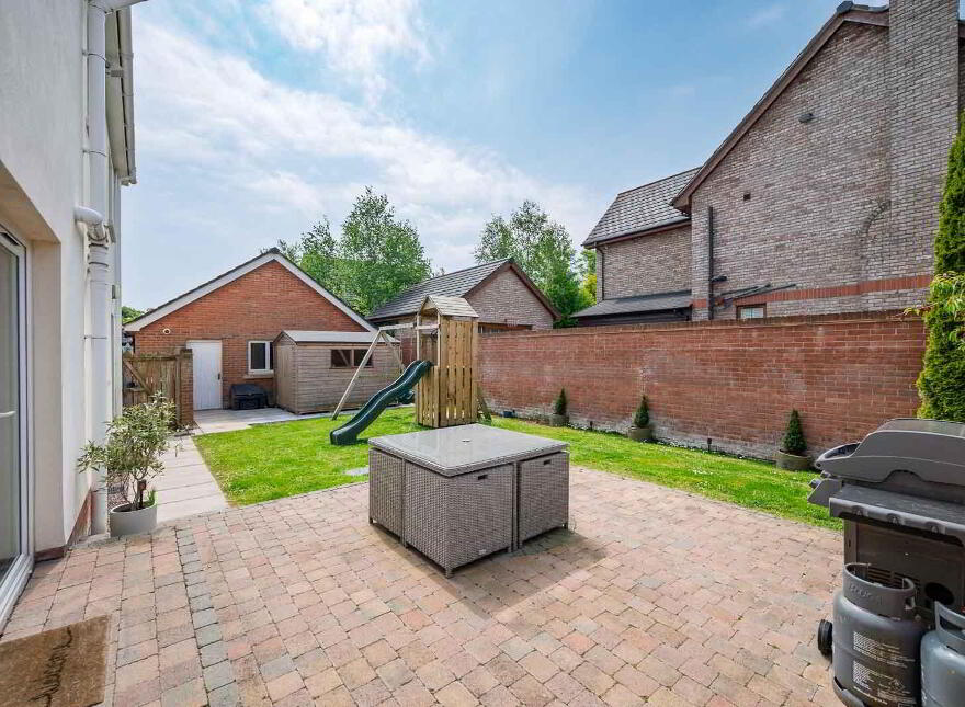 25 Walmer Grove, Bangor, BT19 1GR