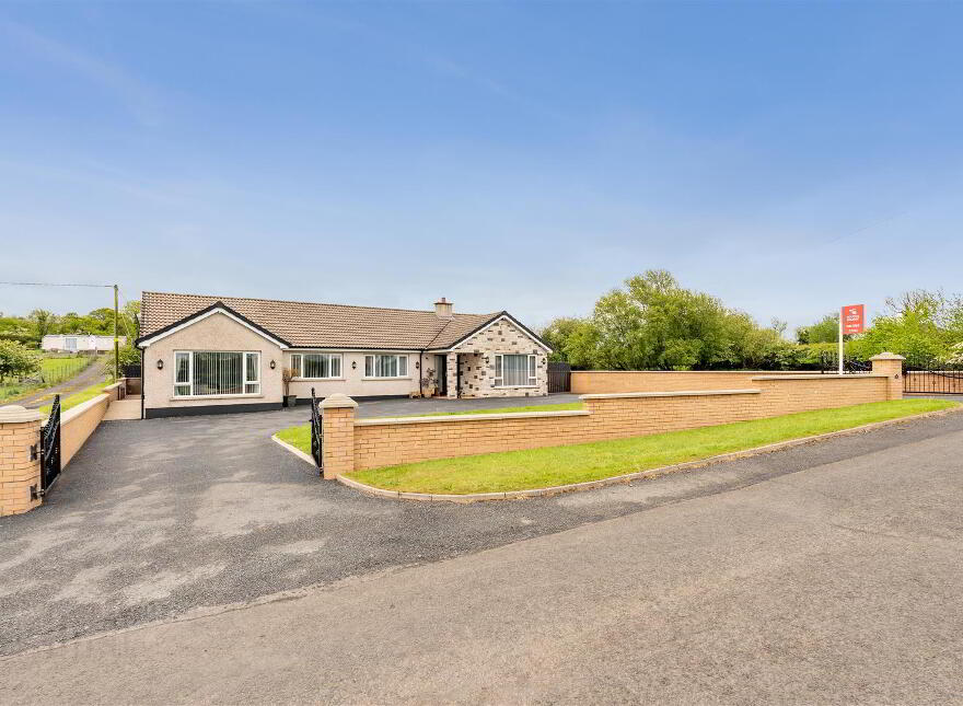 27 Thornhill Road, Antrim, BT41 2LH