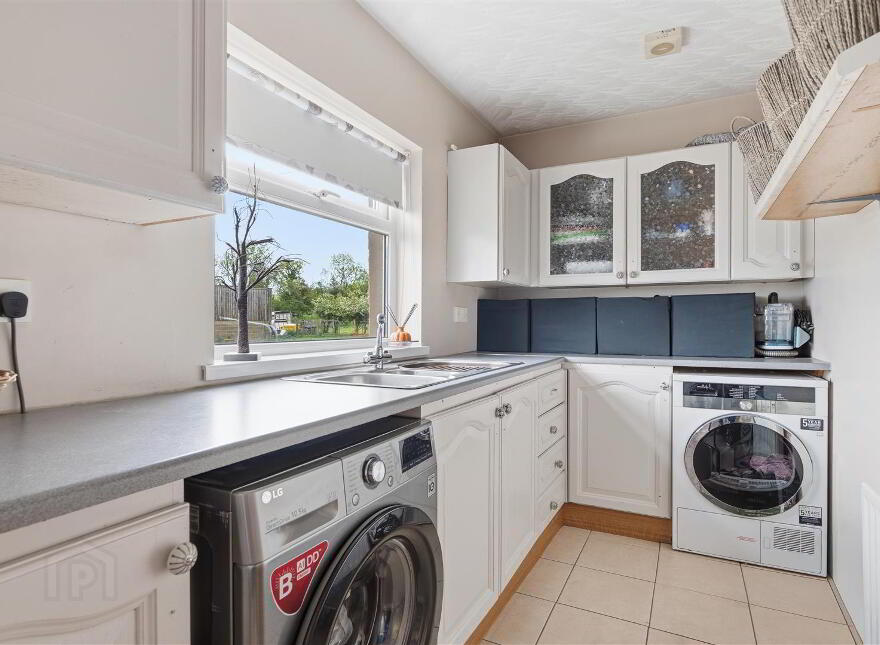 27 Thornhill Road, Antrim, BT41 2LH