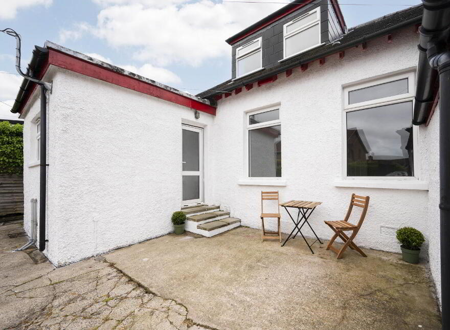 40 Glen Road, Castlereagh, Belfast, BT5 7LT