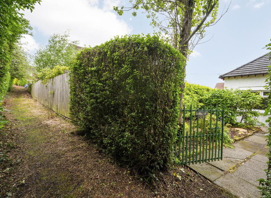 40 Glen Road, Castlereagh, Belfast, BT5 7LT