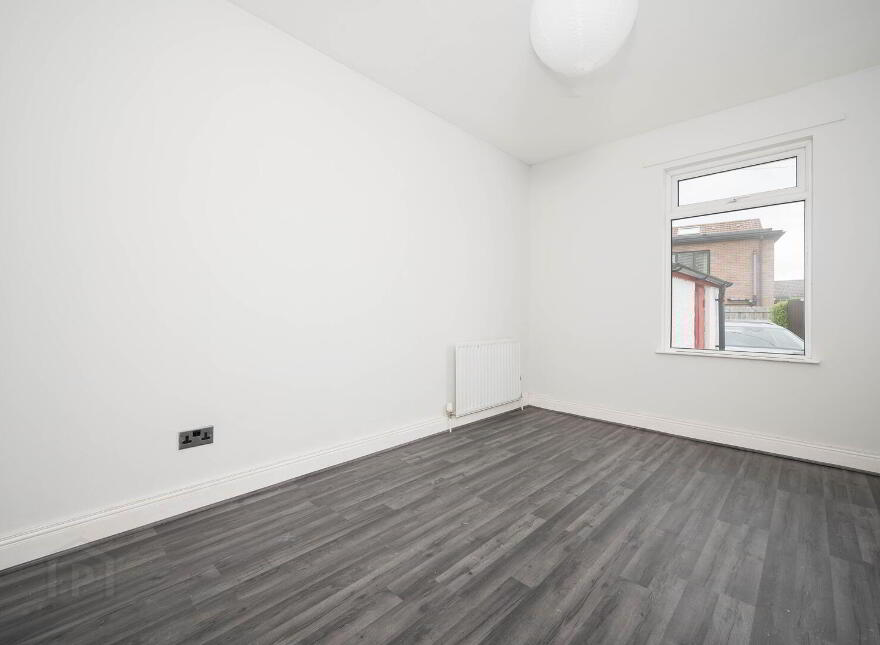 40 Glen Road, Castlereagh, Belfast, BT5 7LT