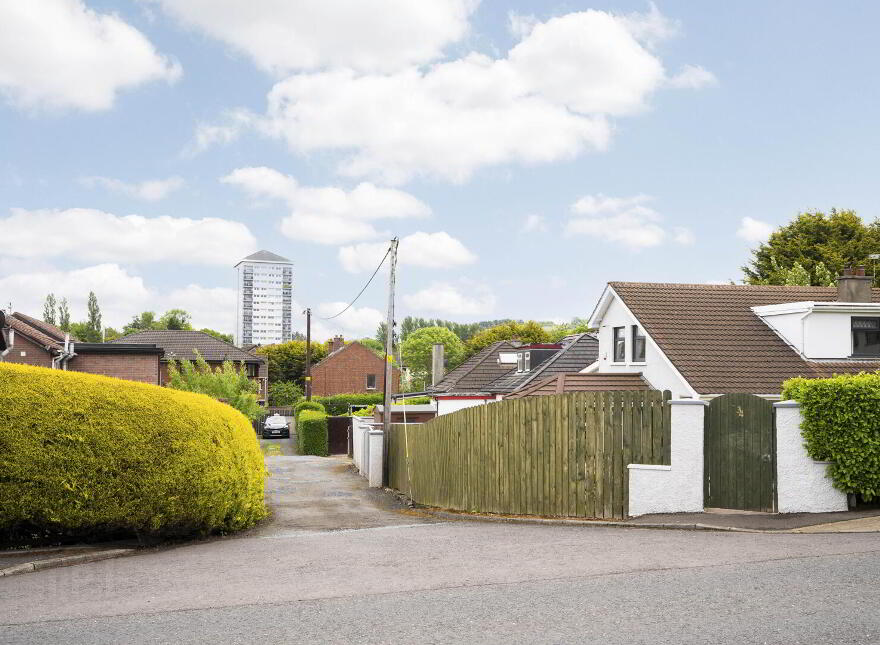 40 Glen Road, Castlereagh, Belfast, BT5 7LT