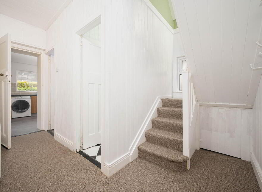 40 Glen Road, Castlereagh, Belfast, BT5 7LT