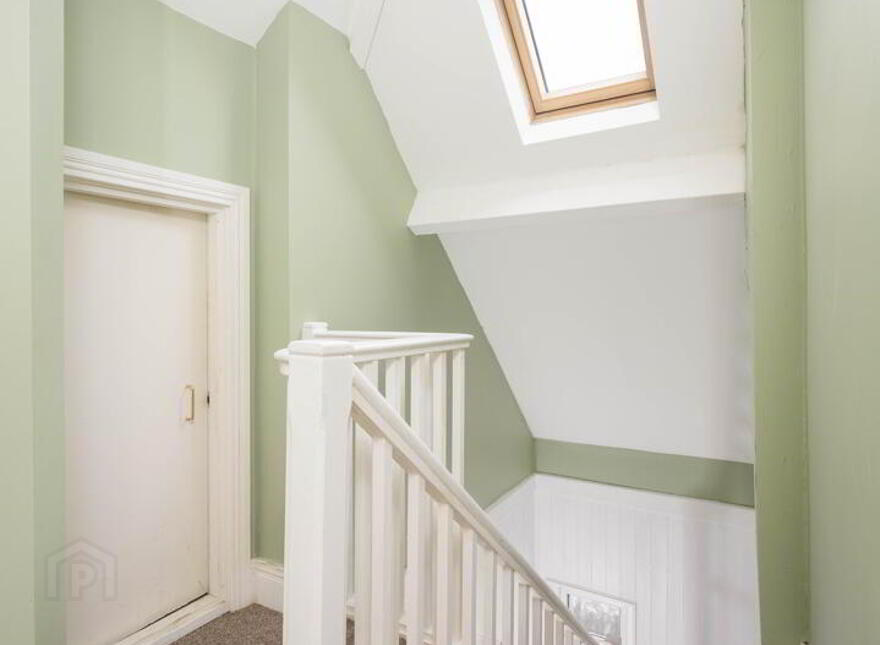 40 Glen Road, Castlereagh, Belfast, BT5 7LT