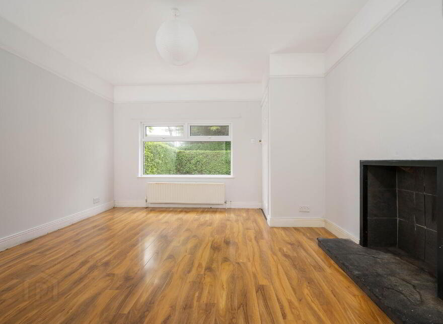 40 Glen Road, Castlereagh, Belfast, BT5 7LT