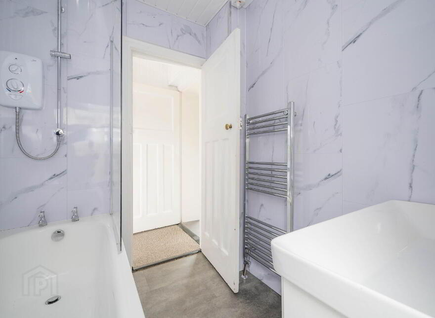 40 Glen Road, Castlereagh, Belfast, BT5 7LT