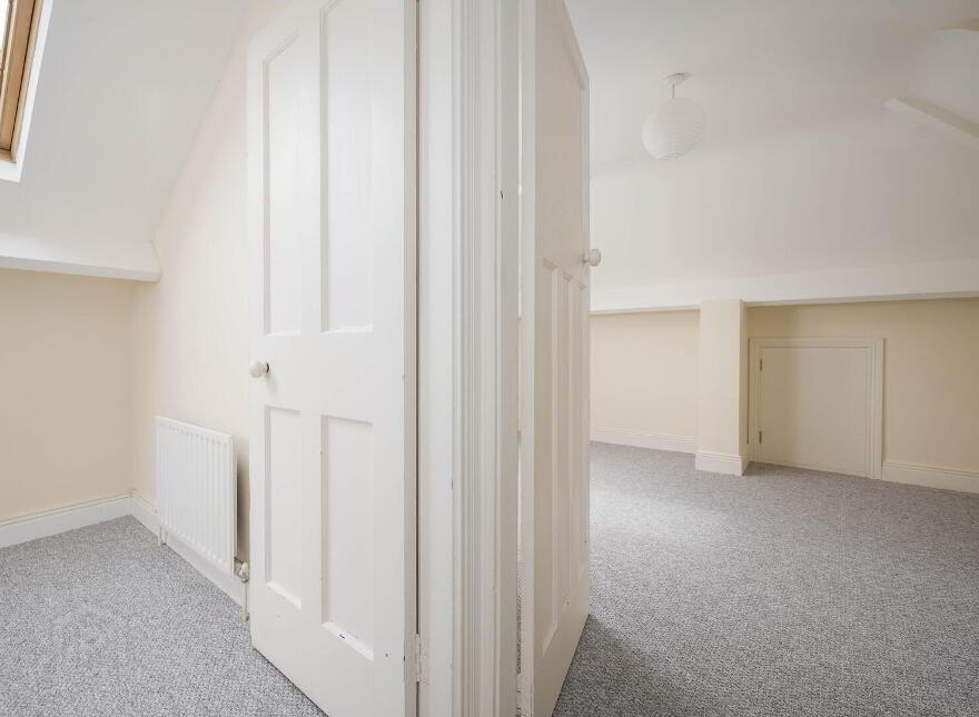 40 Glen Road, Castlereagh, Belfast, BT5 7LT