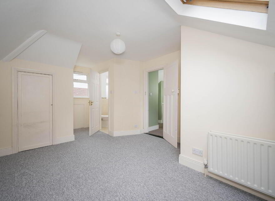 40 Glen Road, Castlereagh, Belfast, BT5 7LT