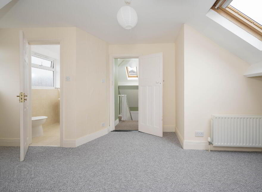 40 Glen Road, Castlereagh, Belfast, BT5 7LT